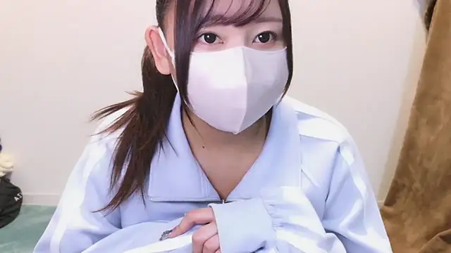 Snapshot of YUTSU_KI chatting on 01.05.25 YUTSU KI online show from 01.05.25