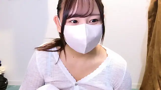 Snapshot of YUTSU_KI chatting on 01.08.25 YUTSU KI online show from 01.08.25