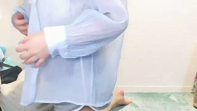 Snapshot of YUTSU_KI chatting on 03.05.25 YUTSU KI online show from 03.05.25