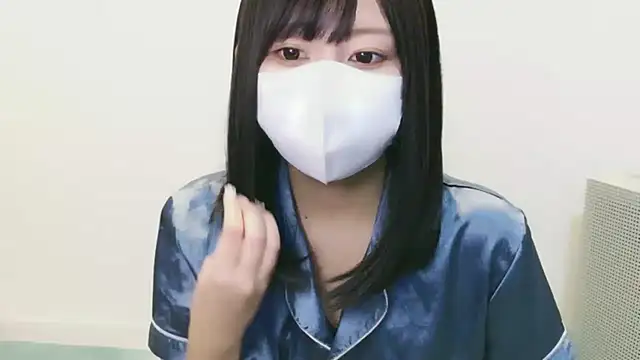 Snapshot of YUTSU_KI chatting on 10.09.25 YUTSU KI online show from 10.09.25