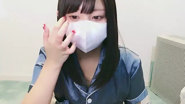 Snapshot of YUTSU_KI chatting on 10.18.25 YUTSU KI online show from 10.18.25