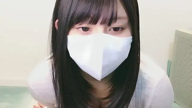 Snapshot of YUTSU_KI chatting on 10.23.25 YUTSU KI online show from 10.23.25