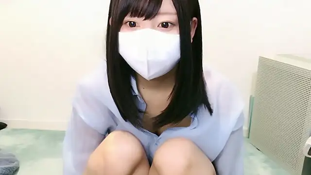 Snapshot of YUTSU_KI chatting on 11.03.25 YUTSU KI online show from 11.03.25