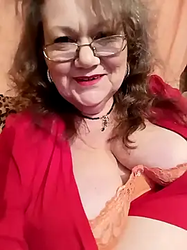 Snapshot of Snezhana chatting on 01.12.25 Snezhana online show from 01.12.25