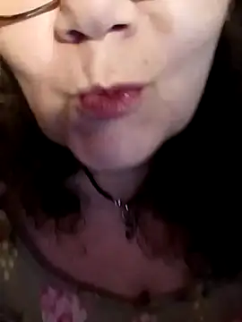 Snapshot of Snezhana chatting on 03.07.25 Snezhana online show from 03.07.25