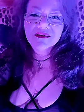 Snapshot of Snezhana chatting on 03.12.25 Snezhana online show from 03.12.25