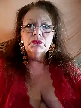 Snapshot of Snezhana chatting on 10.06.25 Snezhana online show from 10.06.25