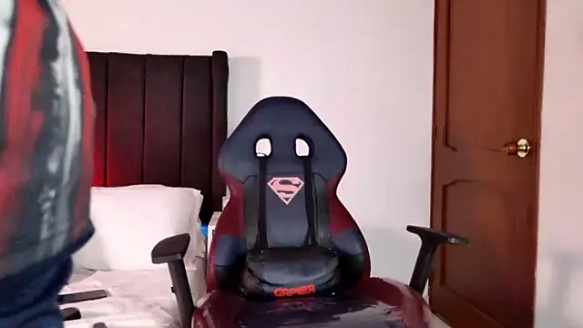 muscle ares online show from 10.31.25