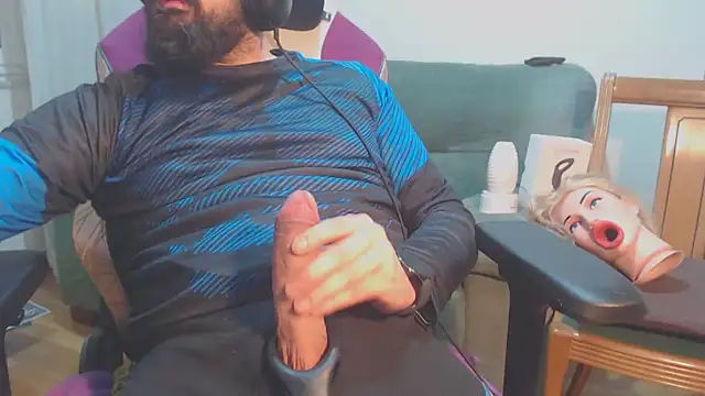 Snapshot of master4subslut chatting on 02.19.25 master4subslut online show from 02.19.25