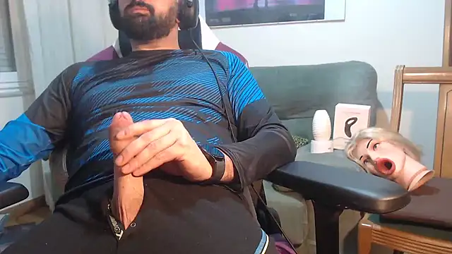 Snapshot of master4subslut chatting on 03.05.25 master4subslut online show from 03.05.25