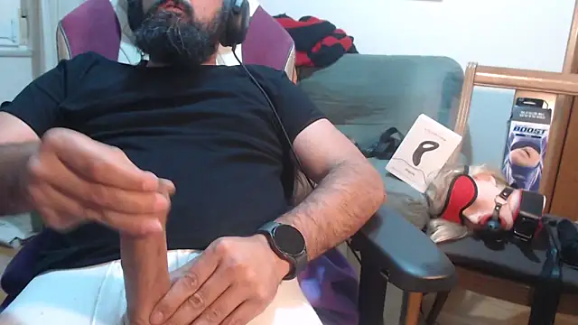 Snapshot of master4subslut chatting on 10.17.25 master4subslut online show from 10.17.25