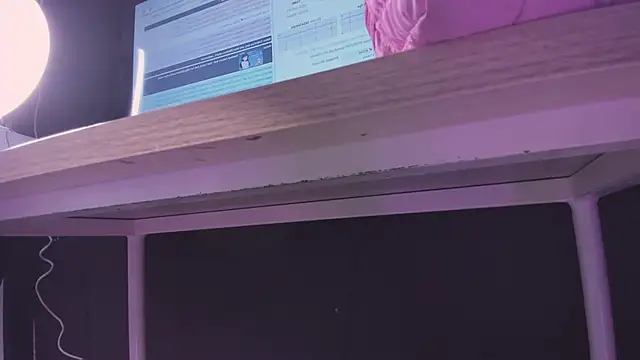 Agathaargent  online show from 10.09.25