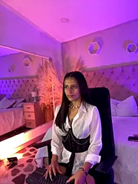 Agathaargent  online show from 12.14.25