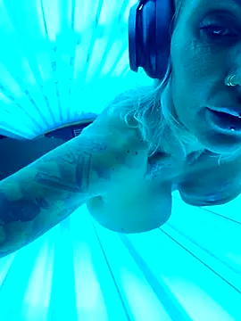 Ninasweden online show from 03.15.25