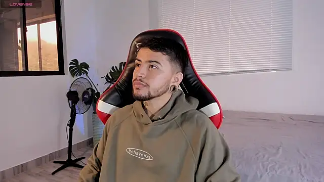 Snapshot of ftmphilip_ chatting on 10.25.25 ftmphilip online show from 10.25.25