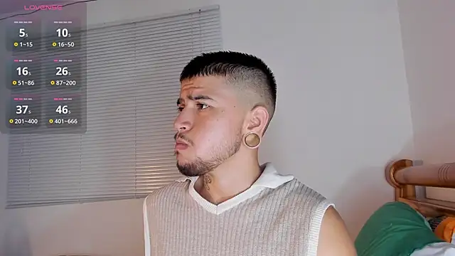 Snapshot of ftmphilip_ chatting on 11.23.25 ftmphilip online show from 11.23.25