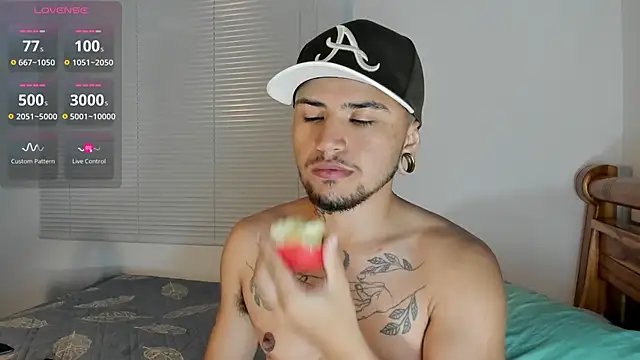 Snapshot of ftmphilip_ chatting on 11.23.25 ftmphilip online show from 11.23.25