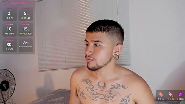 Snapshot of ftmphilip_ chatting on 11.24.25 ftmphilip online show from 11.24.25