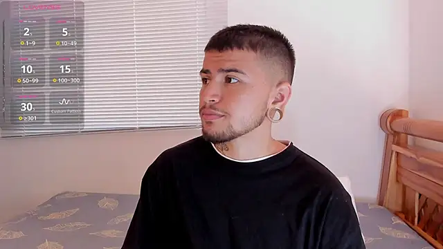 Snapshot of ftmphilip_ chatting on 11.25.25 ftmphilip online show from 11.25.25