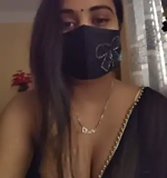 Snapshot of SimaRoy- chatting on 10.29.25 SimaRoy- online show from 10.29.25