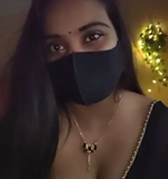 Snapshot of SimaRoy- chatting on 11.19.25 SimaRoy- online show from 11.19.25