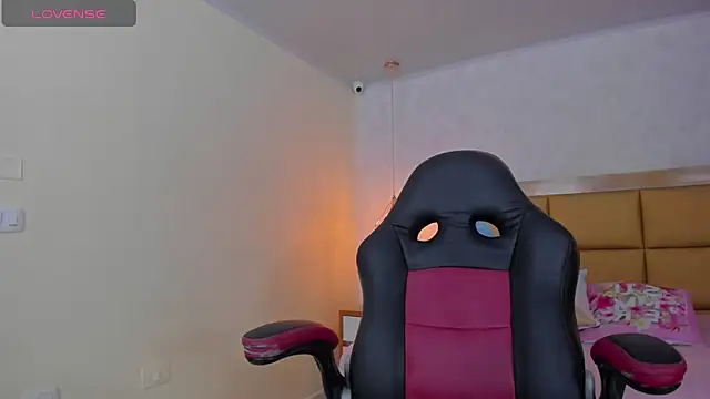 LARSONMIA online show from 03.11.25