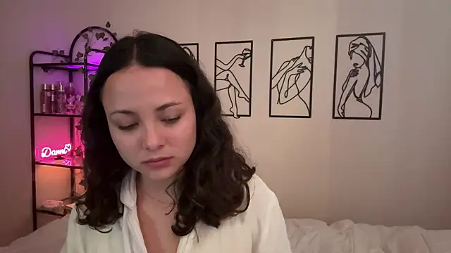 Megan Rodrigo online show from 11.19.25