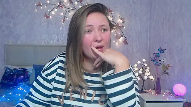 Snapshot of SallyVerda chatting on 03.10.26 SallyVerda online show from 03.10.26