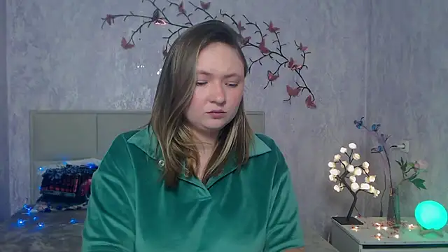 Snapshot of SallyVerda chatting on 03.29.26 SallyVerda online show from 03.29.26