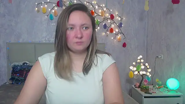 Snapshot of SallyVerda chatting on 03.31.26 SallyVerda online show from 03.31.26