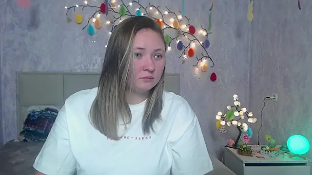 Snapshot of SallyVerda chatting on 04.03.26 SallyVerda online show from 04.03.26