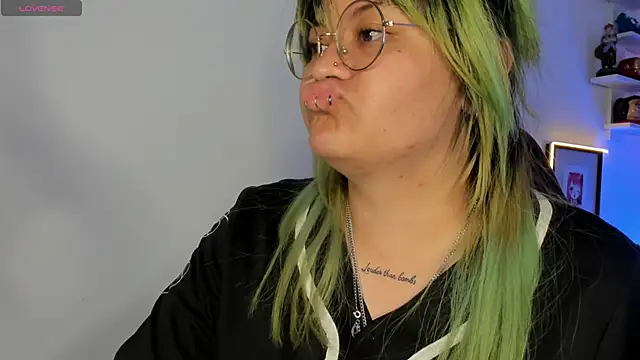 lucky-leah online show from 11.09.25