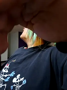 lucky-leah online show from 11.19.25