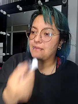 Snapshot of lucky-leah chatting on 05.23.26 lucky-leah online show from 05.23.26