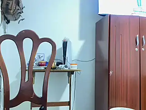 Snapshot of andrews2399 chatting on 12.11.24 andrews2399 online show from 12.11.24