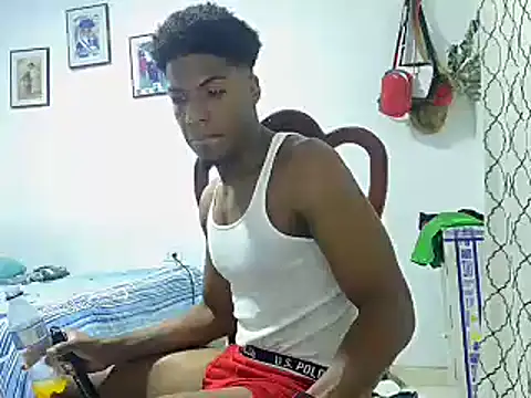 Snapshot of andrews2399 chatting on 01.06.25 andrews2399 online show from 01.06.25