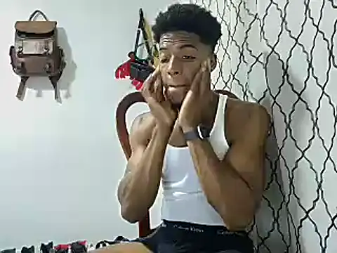 Snapshot of andrews2399 chatting on 01.15.25 andrews2399 online show from 01.15.25