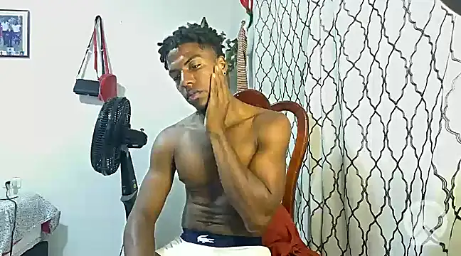 Snapshot of andrews2399 chatting on 02.07.25 andrews2399 online show from 02.07.25