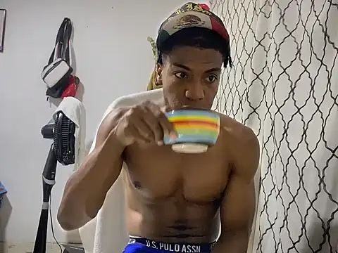 Snapshot of andrews2399 chatting on 09.11.25 andrews2399 online show from 09.11.25