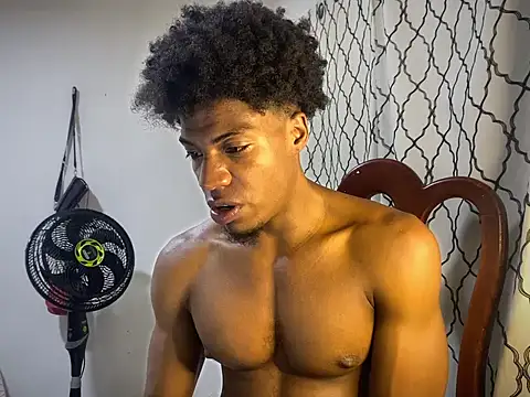 Snapshot of andrews2399 chatting on 09.14.25 andrews2399 online show from 09.14.25