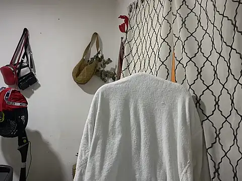 Snapshot of andrews2399 chatting on 09.28.25 andrews2399 online show from 09.28.25