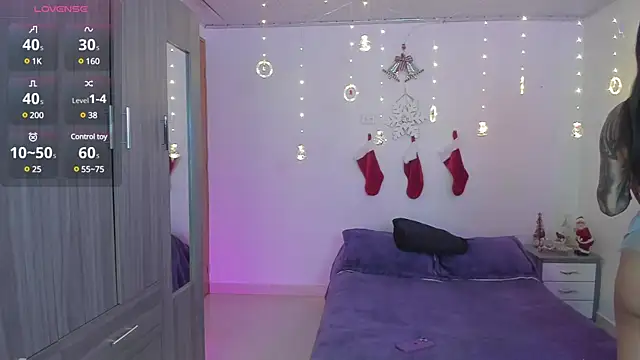 Snapshot of Kayla_foxxy chatting on 12.19.24 Kayla foxxy online show from 12.19.24