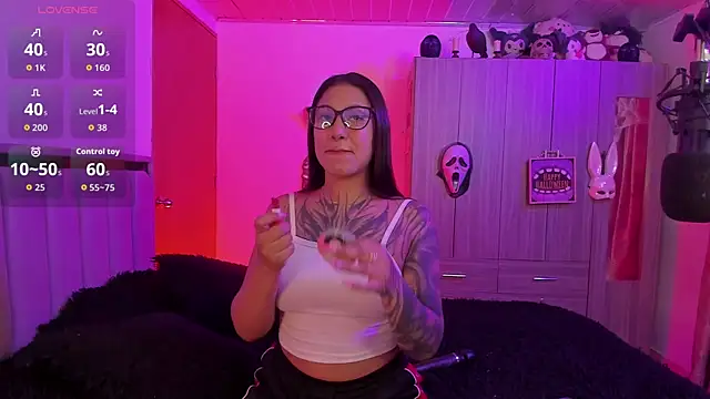 Snapshot of Kayla_foxxy chatting on 10.16.25 Kayla foxxy online show from 10.16.25