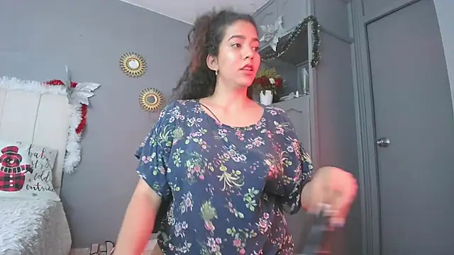 Snapshot of arteverena chatting on 12.31.24 arteverena online show from 12.31.24