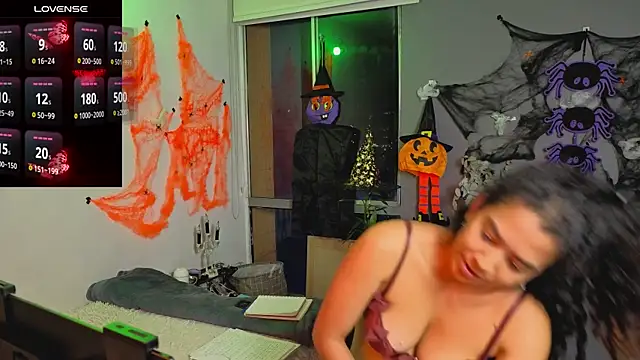 Snapshot of arteverena chatting on 10.16.25 arteverena online show from 10.16.25