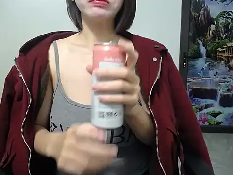 Snapshot of Love_bug15 chatting on 01.10.25 Love bug15 online show from 01.10.25