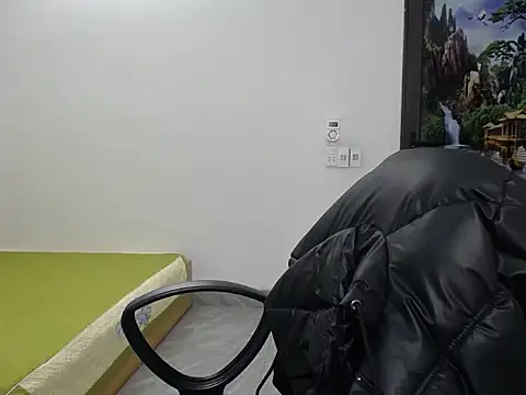 Snapshot of Love_bug15 chatting on 01.21.25 Love bug15 online show from 01.21.25