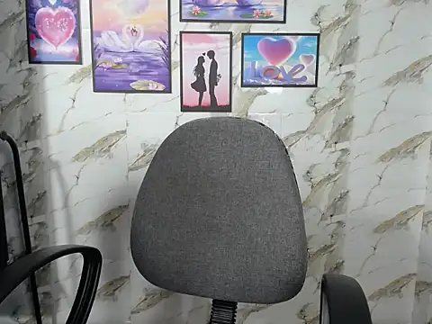 Snapshot of Love_bug15 chatting on 03.17.25 Love bug15 online show from 03.17.25