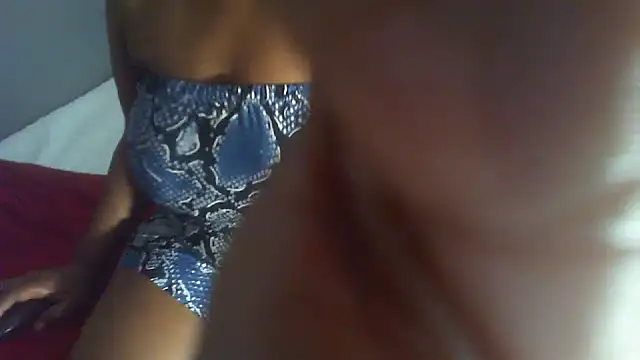 Snapshot of Esona5 chatting on 03.24.26 Esona5 online show from 03.24.26