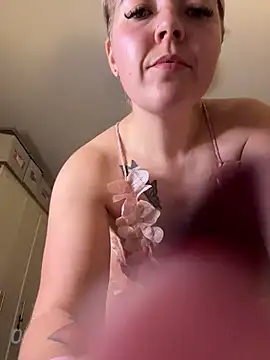 Snapshot of xxcurvyjessiexx chatting on 11.03.25 xxcurvyjessiexx online show from 11.03.25